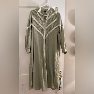 Pomander Place Maxi Dress size Medium